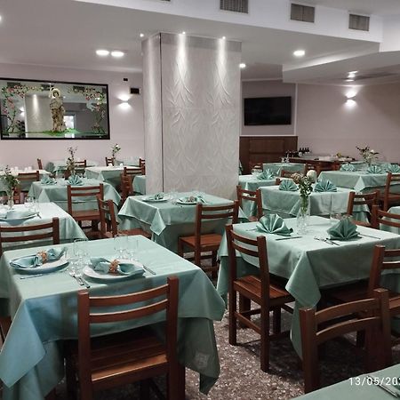 Hotel Ristorante San Giovanni 팔레나 외부 사진
